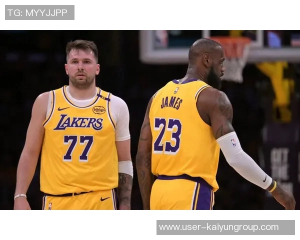 东契奇状态起伏全场23投8中三分球命中5次贡献25分2篮板7助攻